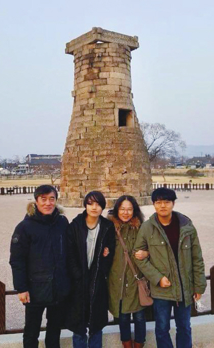 3년 전 성기정씨 경주 가족여행.왼쪽부터 남편 김강곤씨, 작은 아들 김지민씨 , 성기정씨, 큰 아들 김지후씨